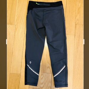 Ivivva Bottoms - π3/$30π IVIVVA Gray Ankle Capri Leggings sz 10 Ivivva Bottoms - π3/$30π IVIVVA Gray Ankle Capri Leggings sz 10